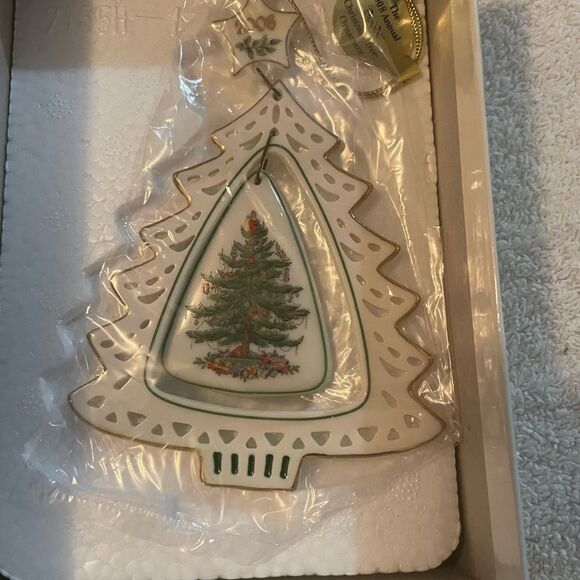 Spode 2008 annual mobile ceramic Christmas tree ornament. B1 - Picture 4 of 4